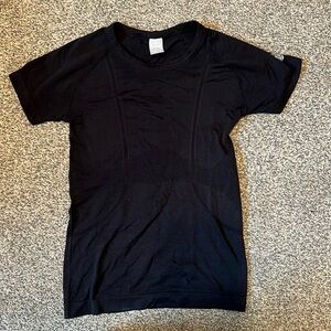 Tkeq black short sleeve top